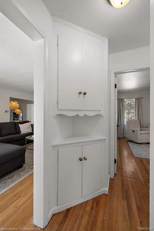 459 BOURNEMOUTH Circle, Grosse Pointe Farms, MI 48236 — Photo 28