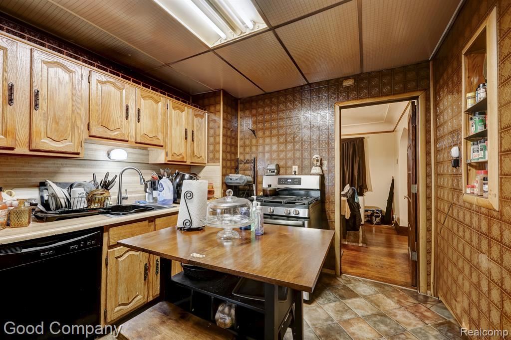 8339 CARRIE Street, Detroit, MI 48211 — Photo 21