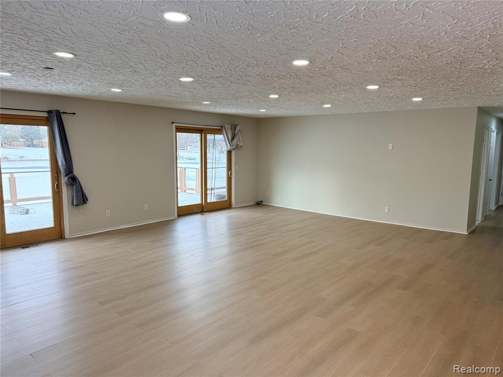 687 Sunnybeach Drive, White Lake, MI — Photo 8