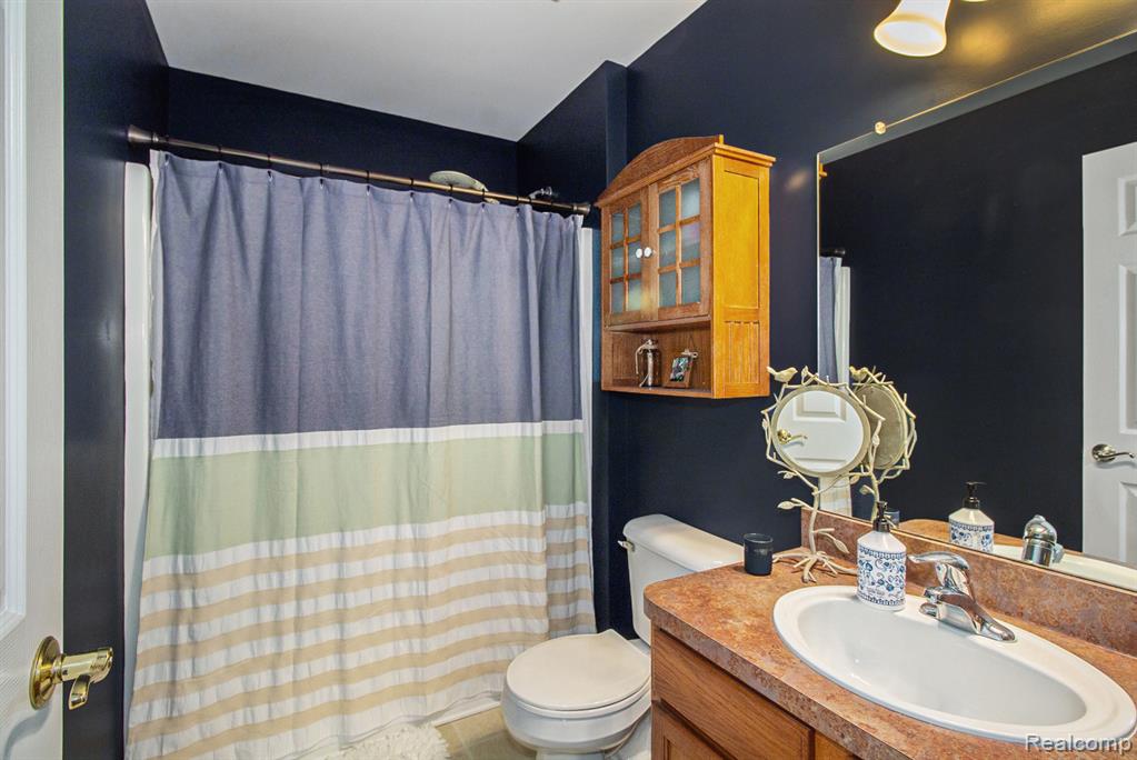 5886 Augusta Lane, Grand Blanc, MI 48439 — Photo 14