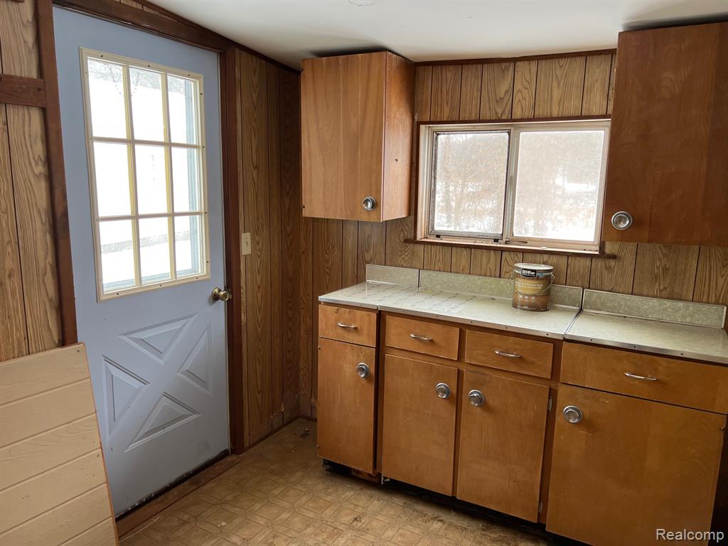 2581 Carpenter Road, Lapeer, MI 48446 — Photo 10