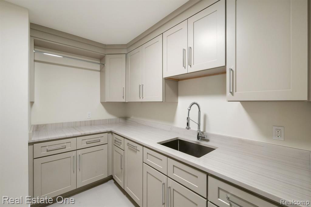 4016 W Webster Road, Royal Oak, MI 48073 — Photo 31