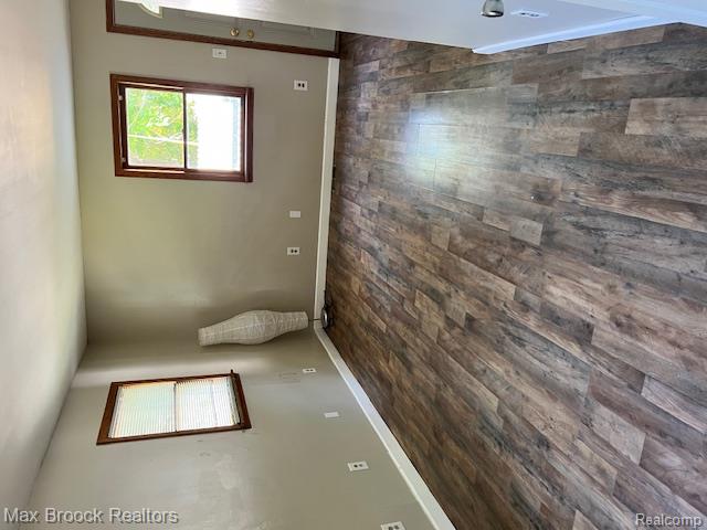 727 E Madge Avenue, Hazel Park, MI 48030 — Photo 16