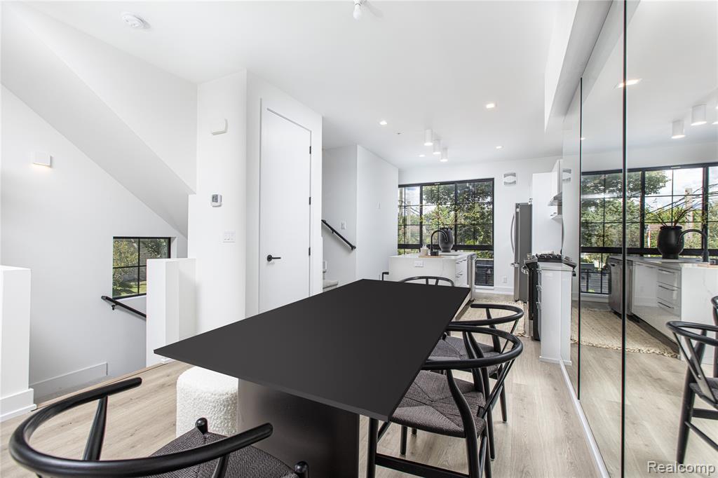 533 E Harrison Avenue, 36, Royal Oak, MI 48067 — Photo 9