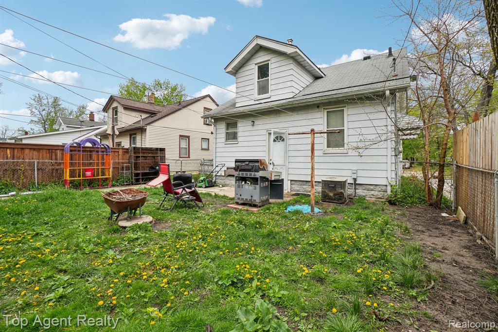 933 CAMERON Avenue, Pontiac, MI 48340 — Photo 23