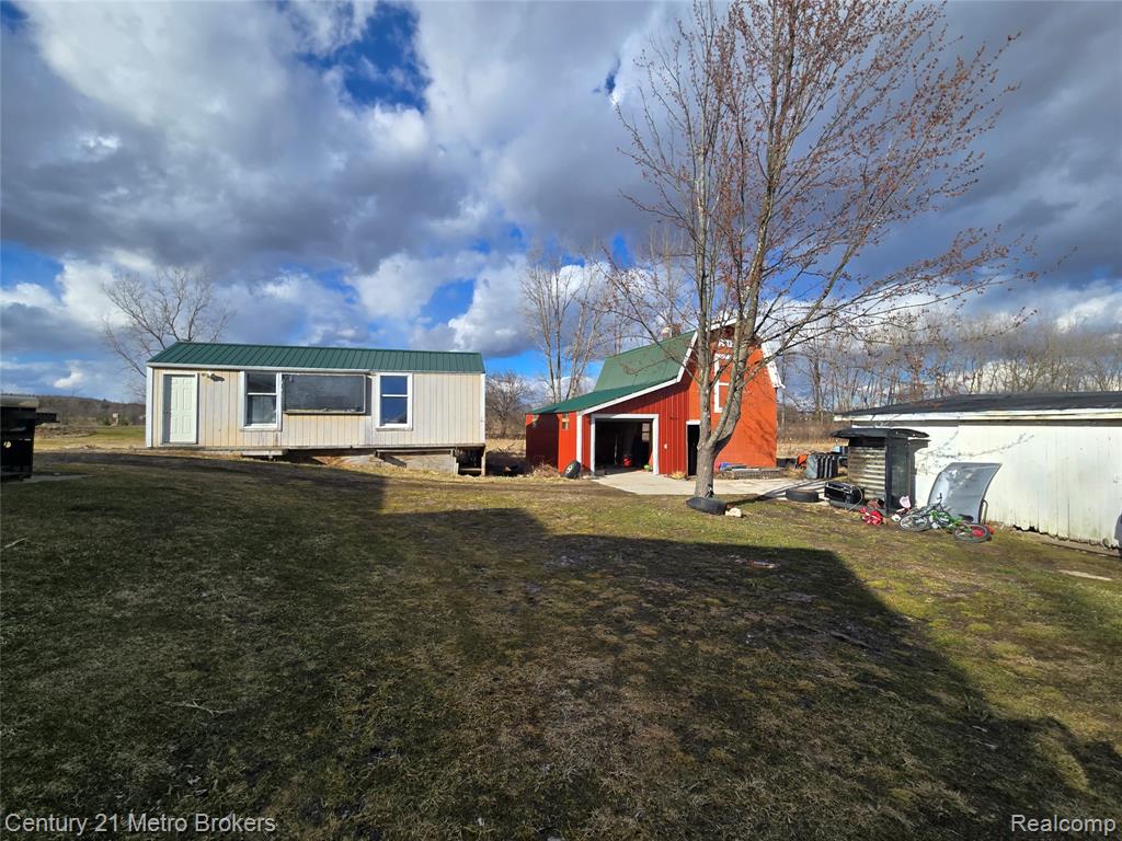 5638 N Lake Road, Columbiaville, MI, 48421