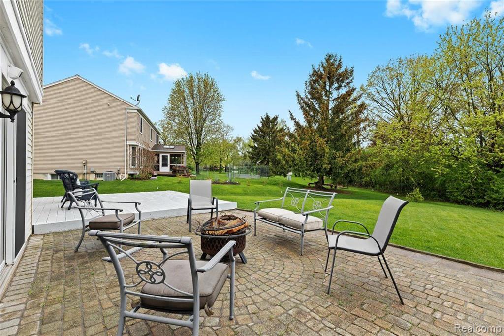 45273 Yorkshire Drive, Novi, MI — Photo 36
