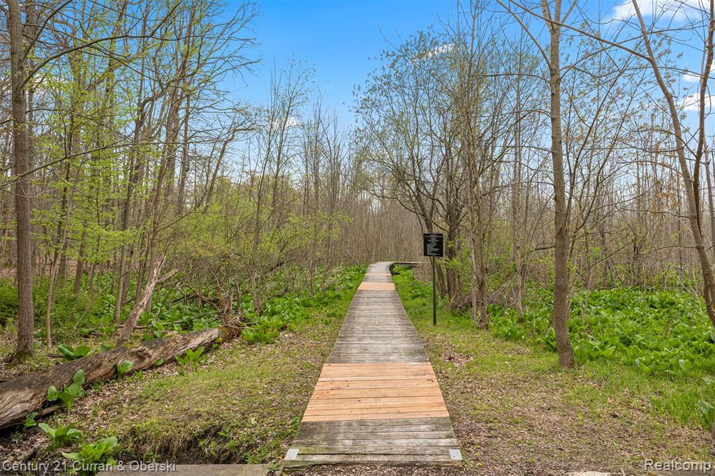 1424 Woodbridge Lane, Wixom, MI 48393 — Photo 8