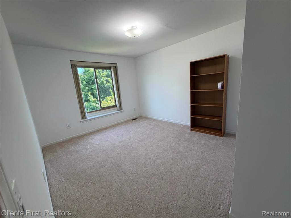 7043 Foxridge Drive, Canton, MI 48187 — Photo 27