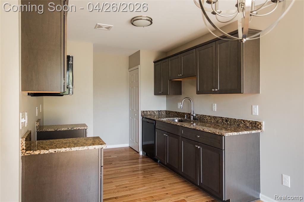 2011 Thornhill Place, Detroit, MI 48207 — Photo 7