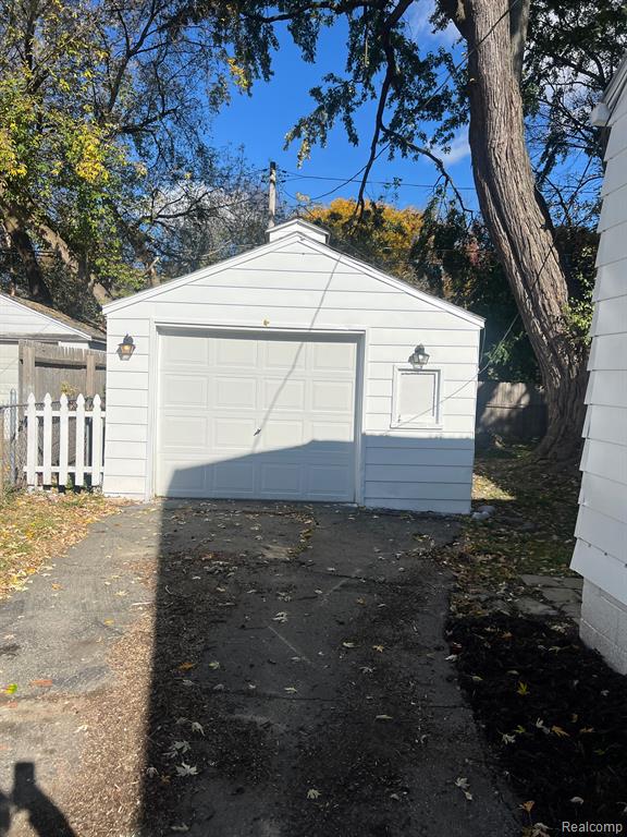 541 BUCKINGHAM Avenue, Flint, MI 48507 — Photo 21