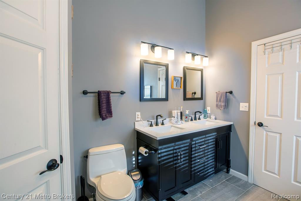 12141 COUNTRY RUN Drive, Birch Run, MI 48415 — Photo 17