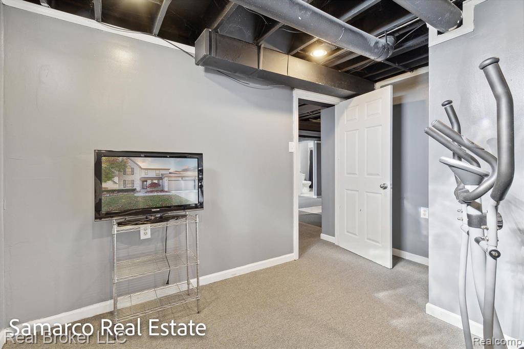 7998 RAYNA, Belleville, MI 48111 — Photo 35