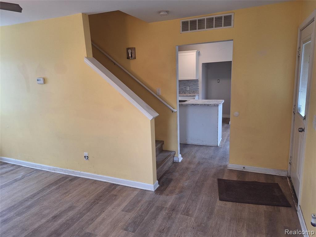 31700 Linden, Fraser, MI 48026 — Photo 16