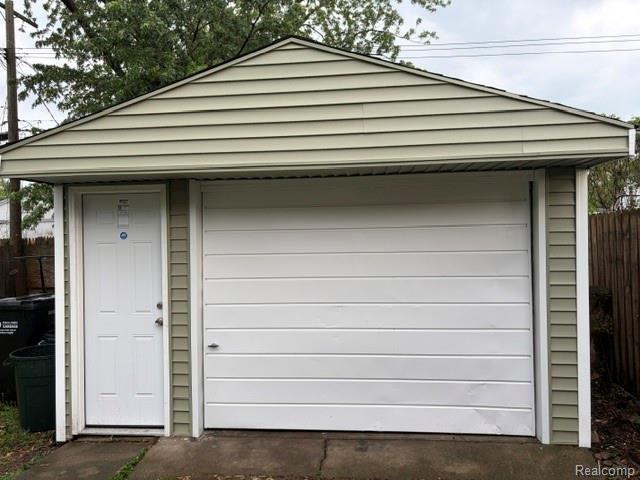 76 E Kalama Avenue, Madison Heights, MI 48071 — Photo 2