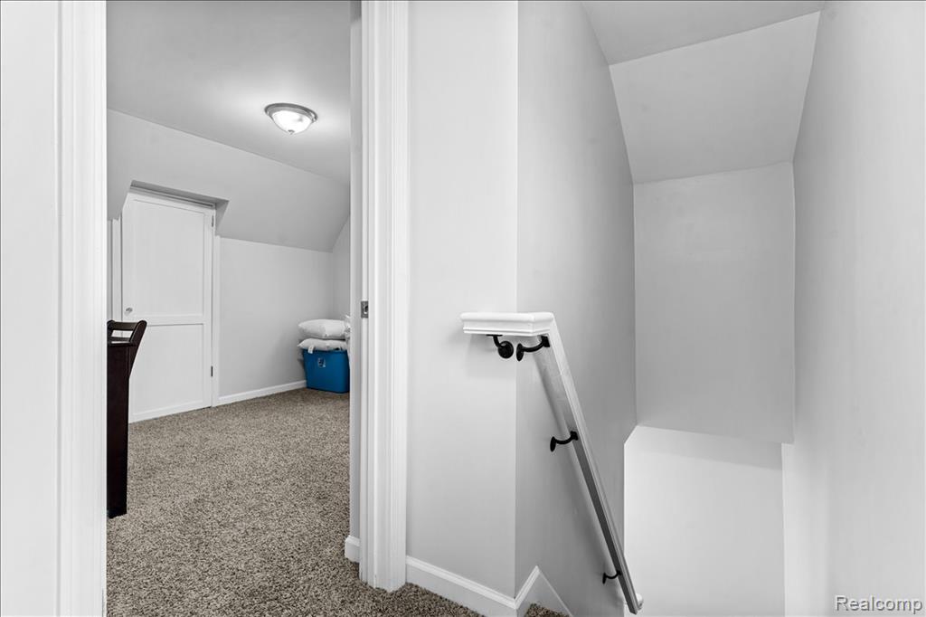 612 W Brockton Avenue, Madison Heights, MI 48071 — Photo 9