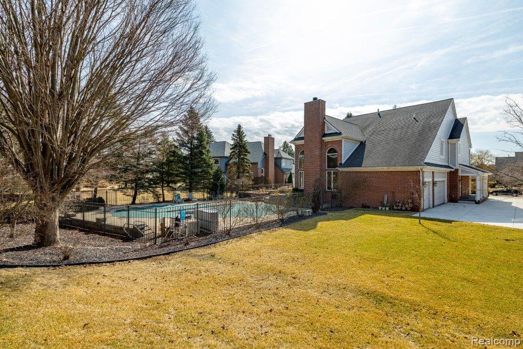 50988 W HILLS Drive, Plymouth, MI 48170 — Photo 43