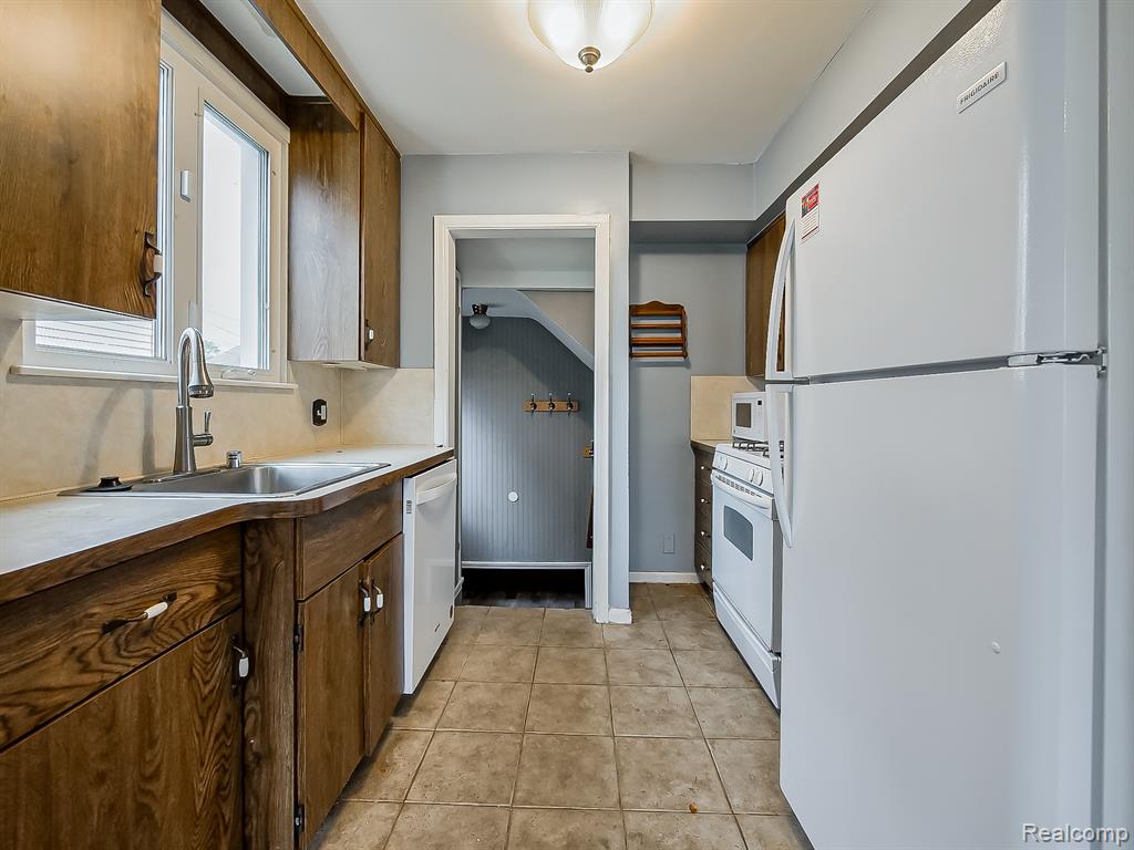 7785 Huron Street, Rockwood, MI — Photo 6