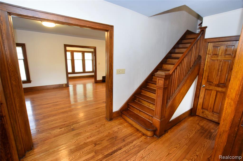 421 University Avenue, Flint, MI 48503 — Photo 2