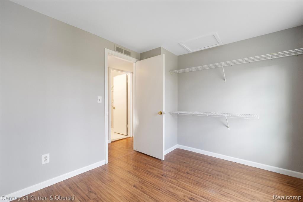 21216 E GLEN HAVEN Circle, 136, Northville, MI 48167 — Photo 18