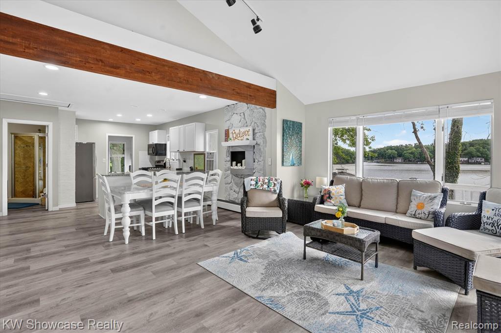 11438 RIVERBANK Lane, Pinckney, MI 48169 — Photo 13
