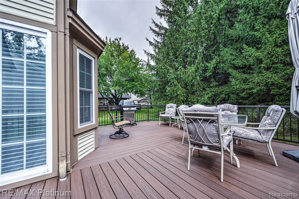 807 Whisperwood Drive, 70, Fenton, MI 48430 — Photo 18