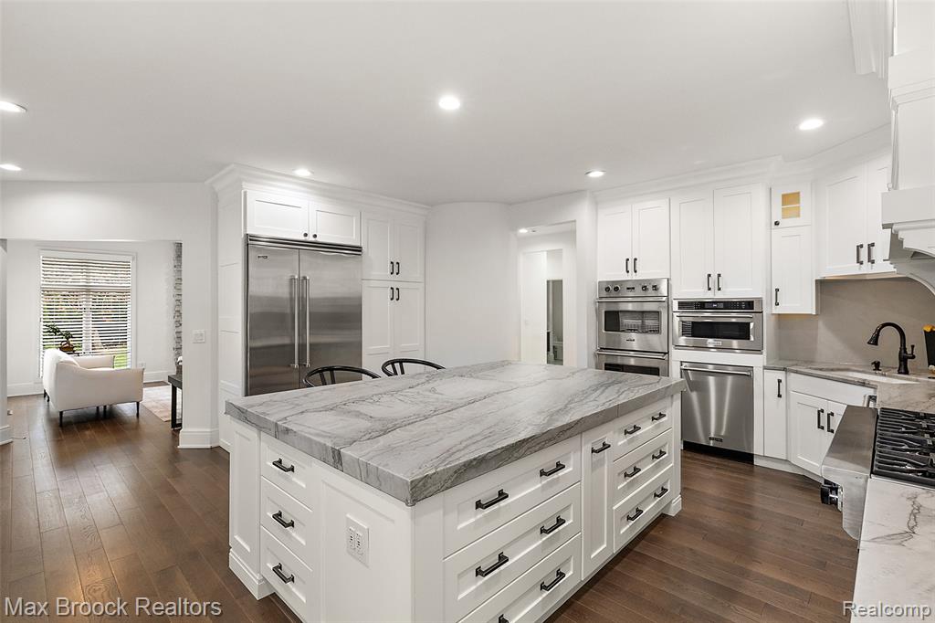 7515 Hiddenbrook Lane, Bloomfield Hills, MI 48301 — Photo 8
