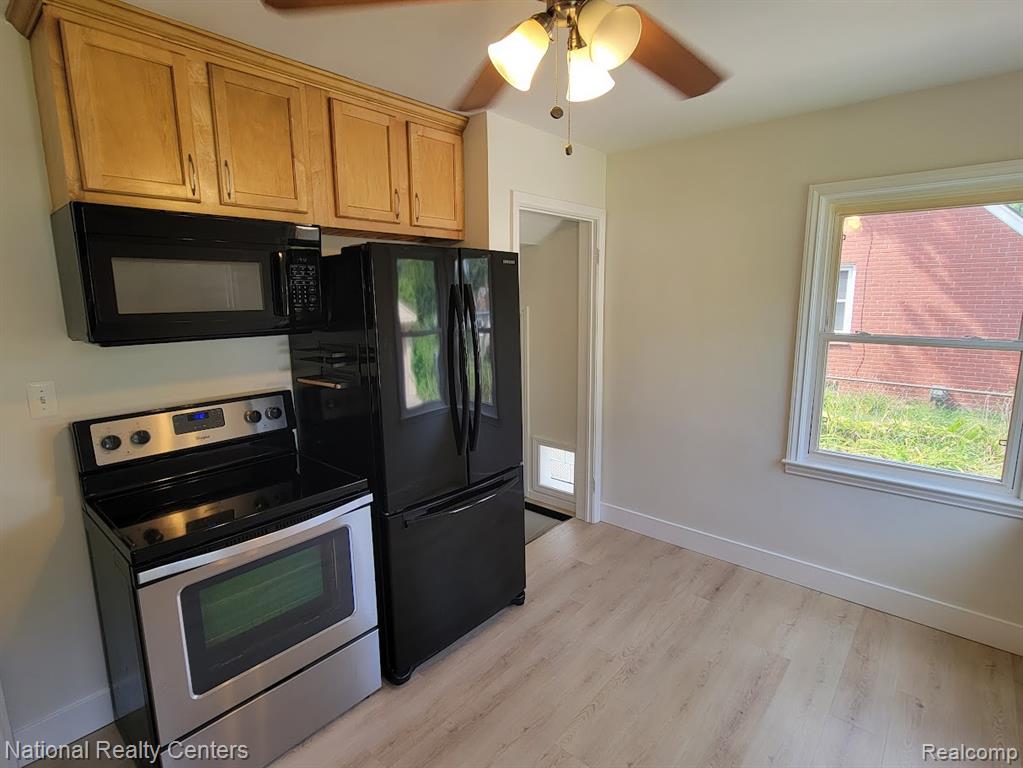 9968 Cavell Street, Livonia, MI 48150 — Photo 8