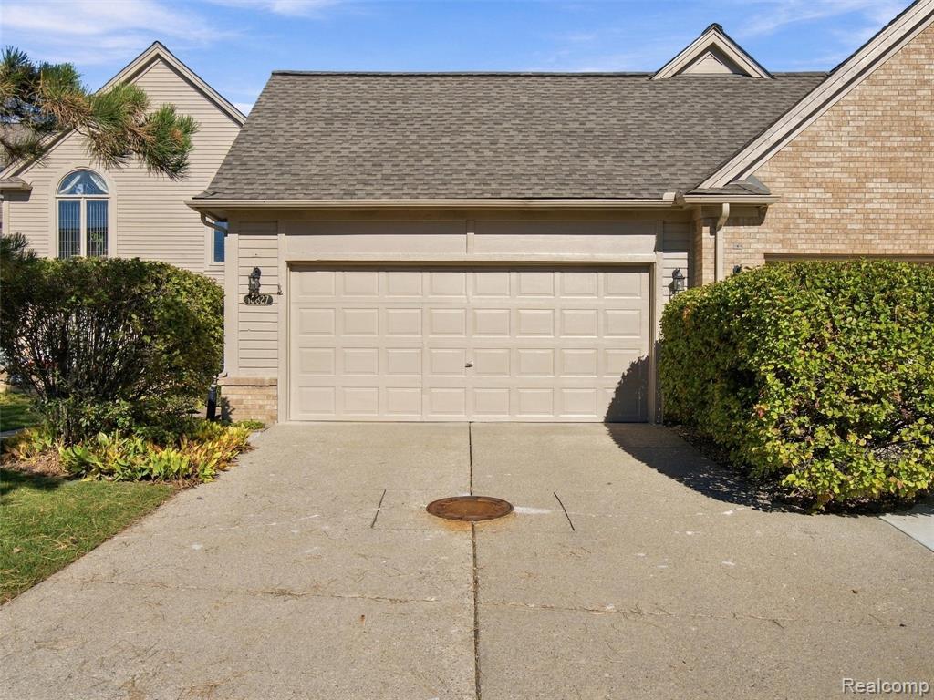 16827 Sandstone Circle, Macomb, MI 48042
