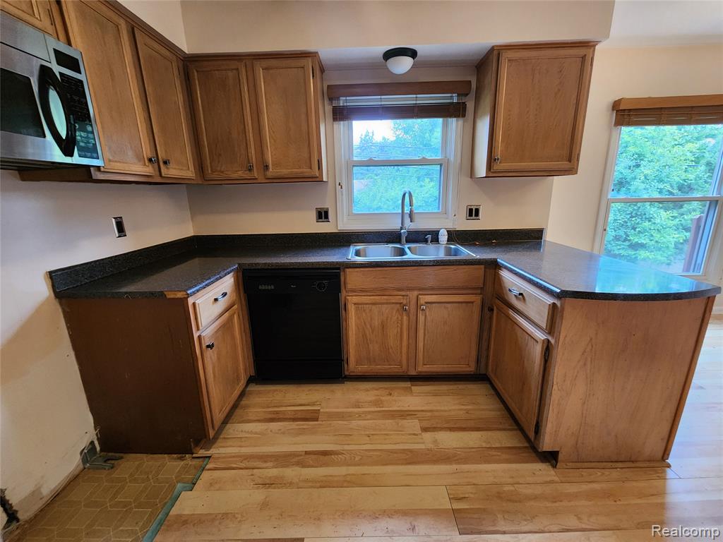 19400 W 11 Mile Road, Lathrup Village, MI 48076 — Photo 22