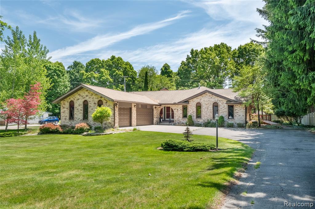 11050 Wealthy Lane, Romeo, MI 48065