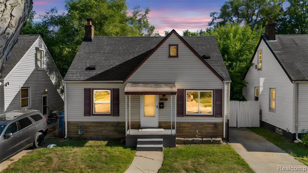 25477 HOPKINS Street, Dearborn Heights, MI 48125