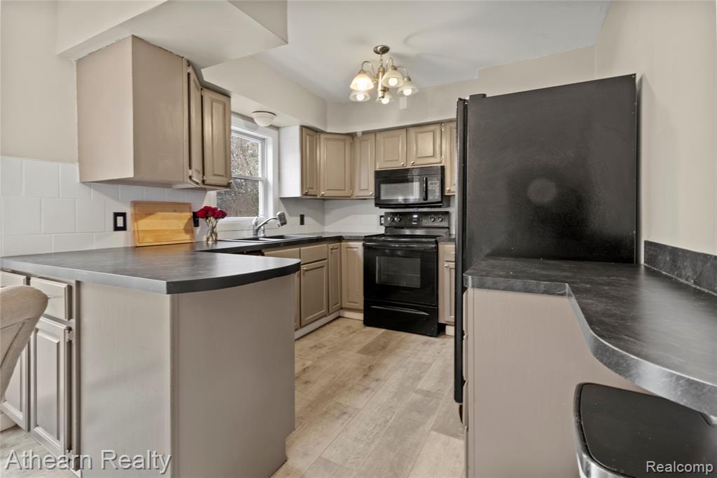 3053 Eastgate Street, Burton, MI 48519 — Photo 7