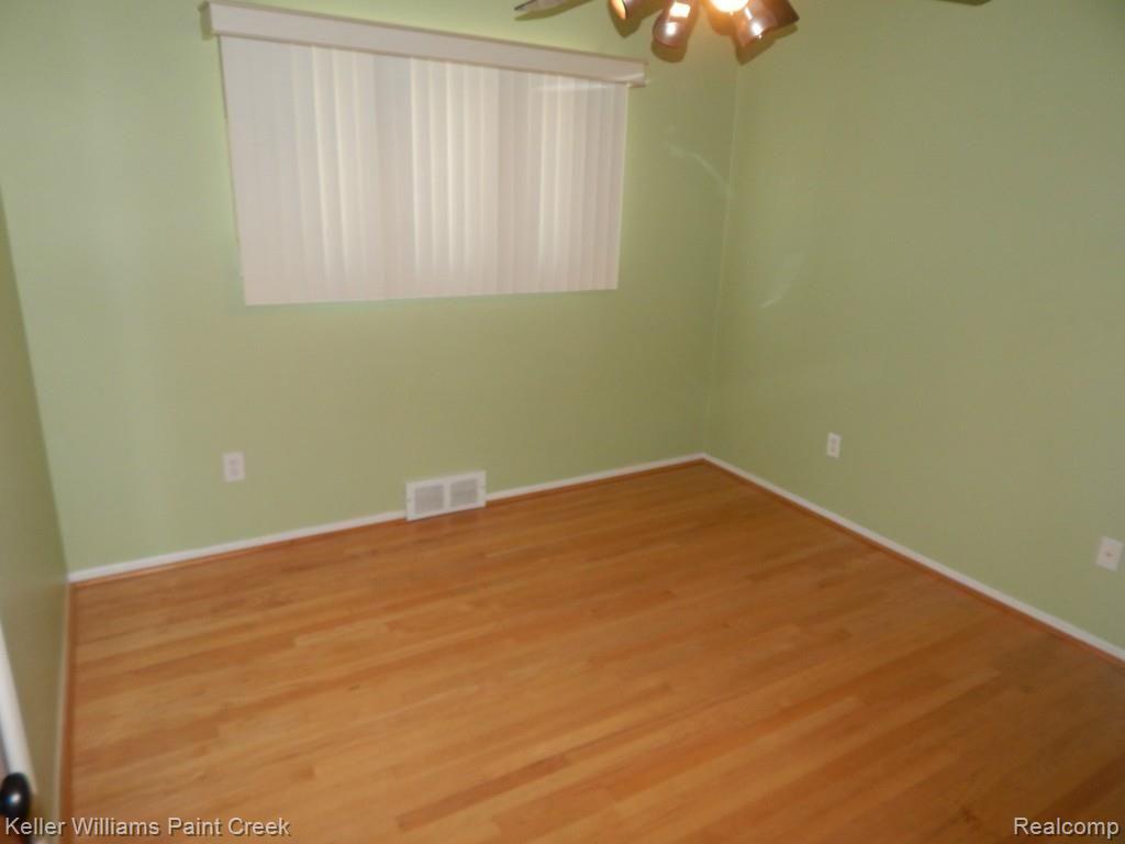 28926 JAMES Drive, Warren, MI 48092 — Photo 9