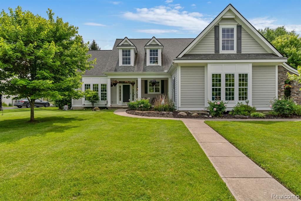 5827 WESTWOOD Drive, Grand Blanc, MI 48439 — front exterior