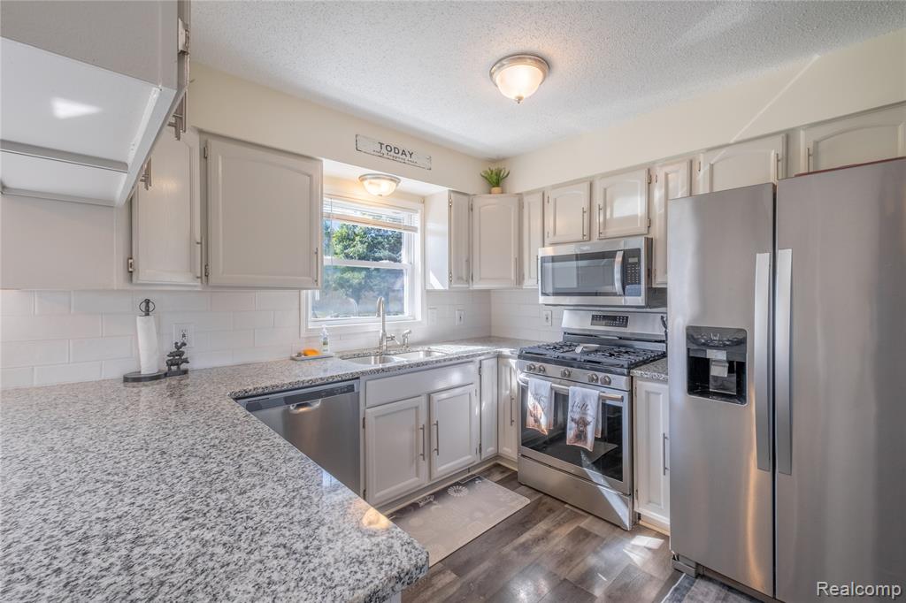 4985 Hollenbeck Road, Columbiaville, MI 48421 — Photo 13