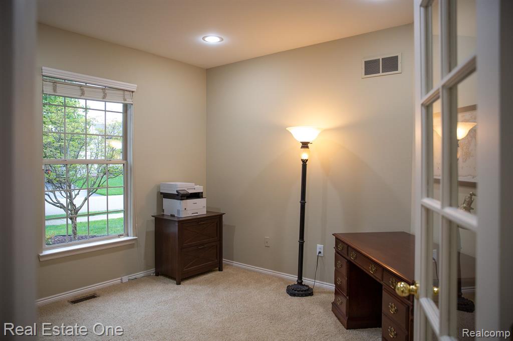 906 W PENINSULA, Oxford, MI 48371 — Photo 14
