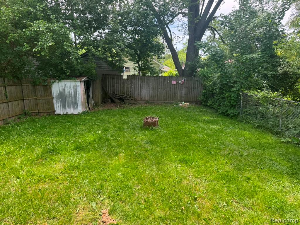 823 Remington Avenue, Flint, MI 48507 — Photo 11