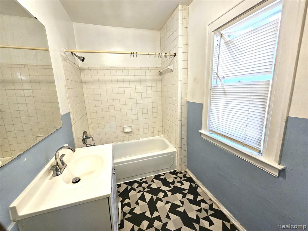 9419 Ravenswood Street, Detroit, MI 48204 — Photo 18