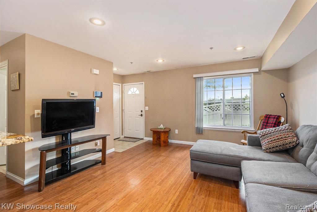 22123 ATLANTIC POINTE, Farmington Hills, MI 48336 — Photo 5