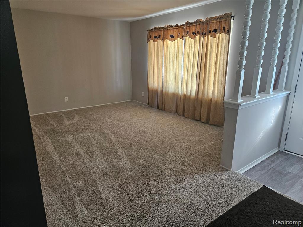 9356 Elaine Drive, Swartz Creek, MI 48473 — Photo 4