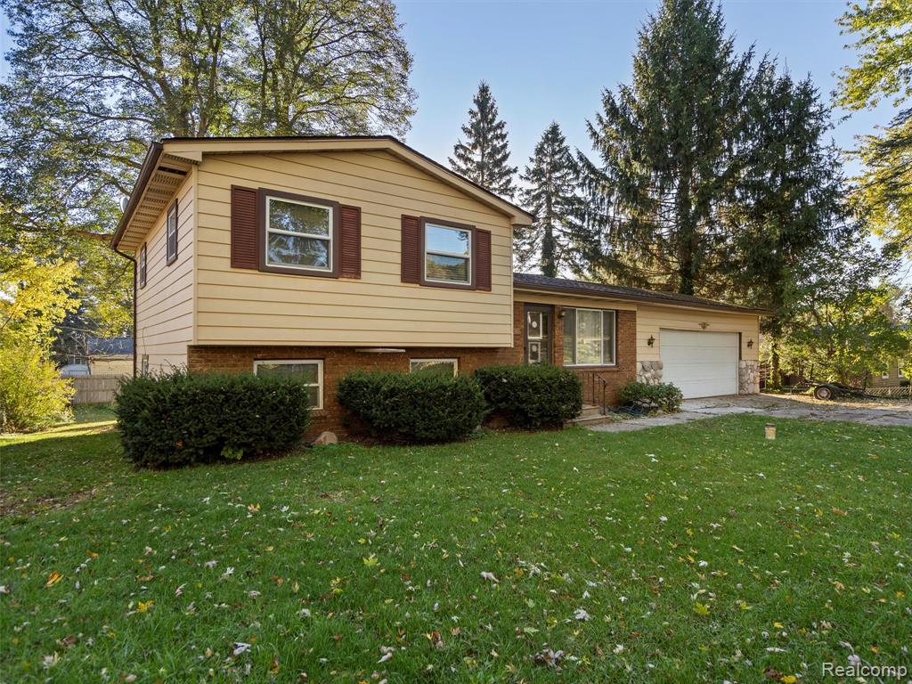 845 Harry Paul Drive, Lake Orion, MI 48362 — Photo 2