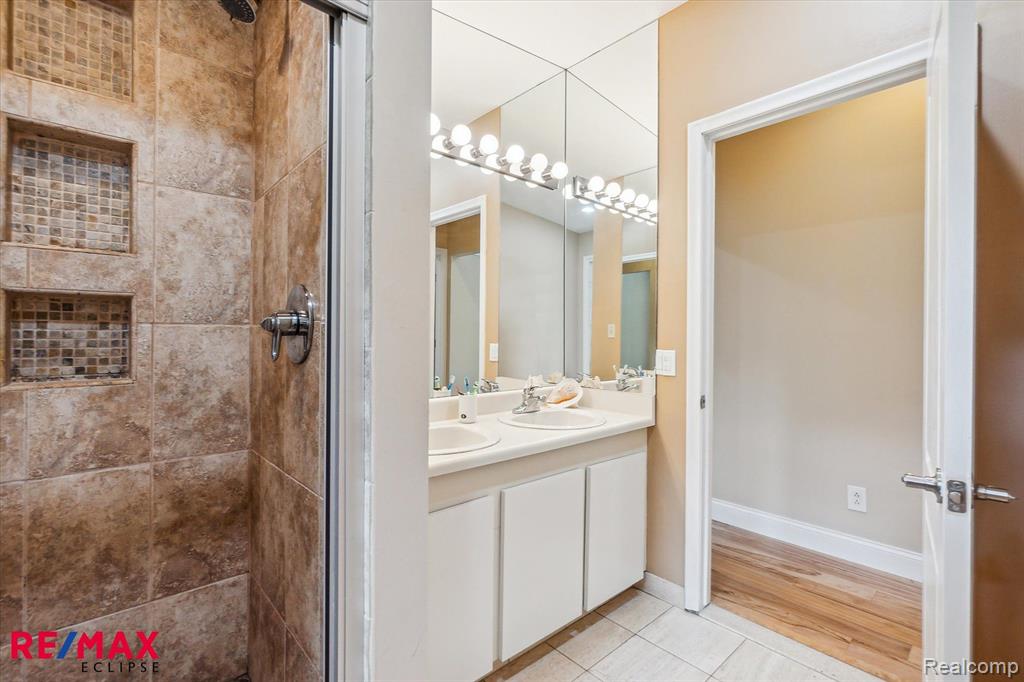 5405 Possum Lane, Orchard Lake Village, MI 48324 — Photo 23