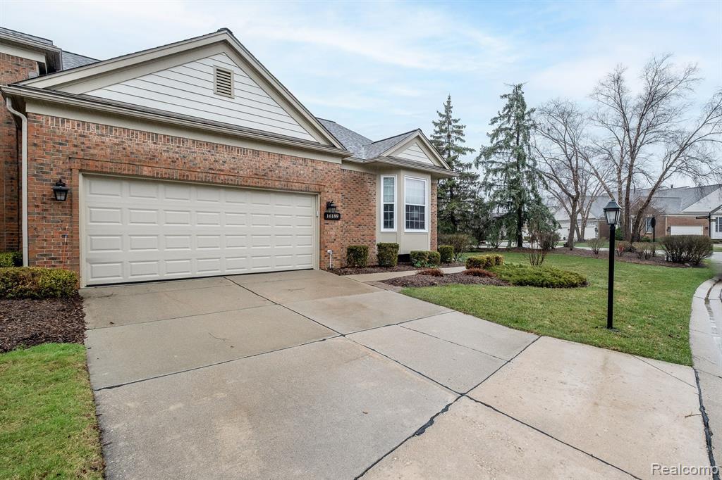 16189 FOREST LAKE Drive, 127, Northville, MI 48168 — Photo 34