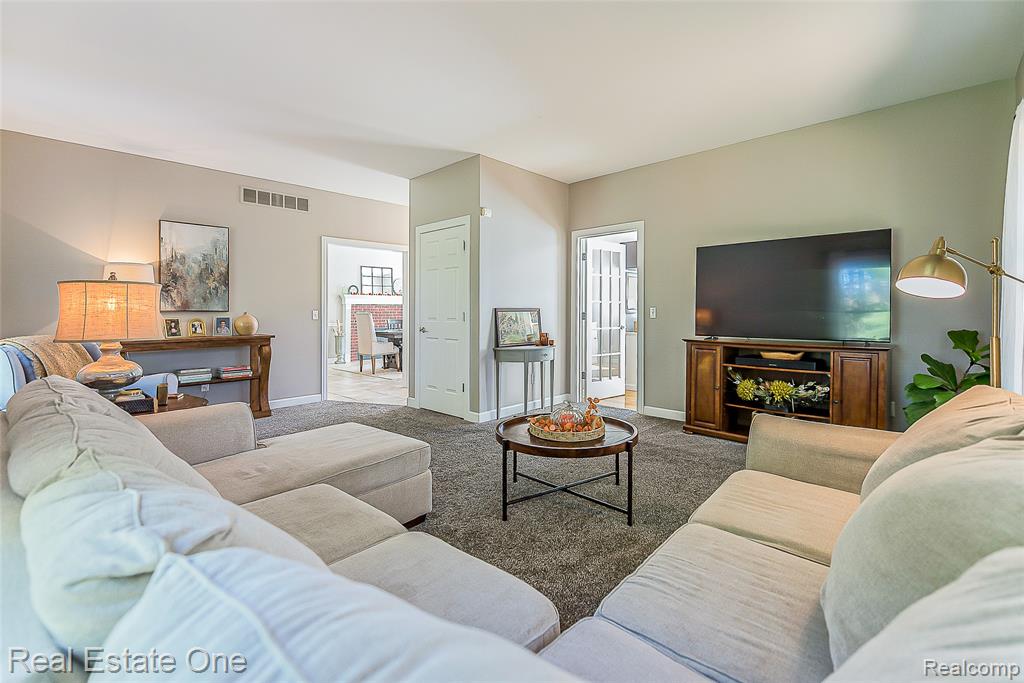 7155 Campbell Mills Court, Brighton, MI 48116 — Photo 27