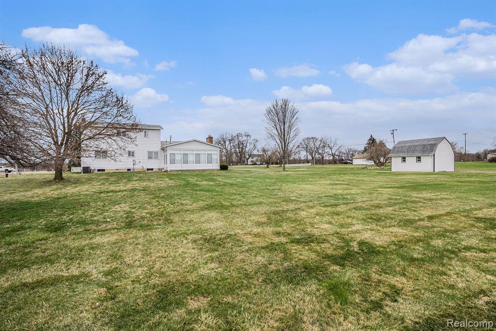 7048 SEYMOUR Road, Swartz Creek, MI 48473 — Photo 25