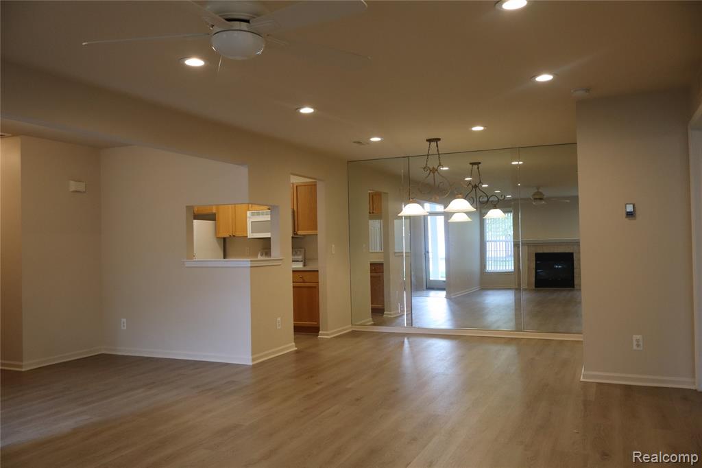 4580 BERKSHIRE Drive, Sterling Heights, MI 48314 — Photo 8
