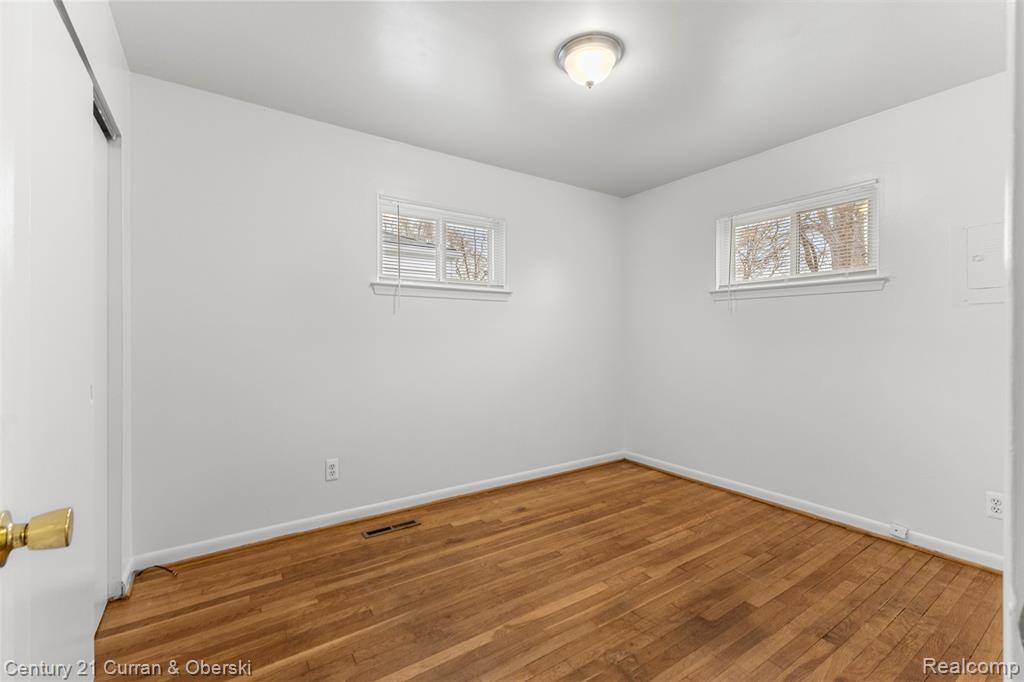 4924 Pelham Street, Dearborn Heights, MI 48125 — Photo 13
