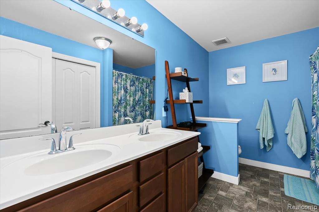 3537 Amber Oaks Drive, Howell, MI 48855 — Photo 13