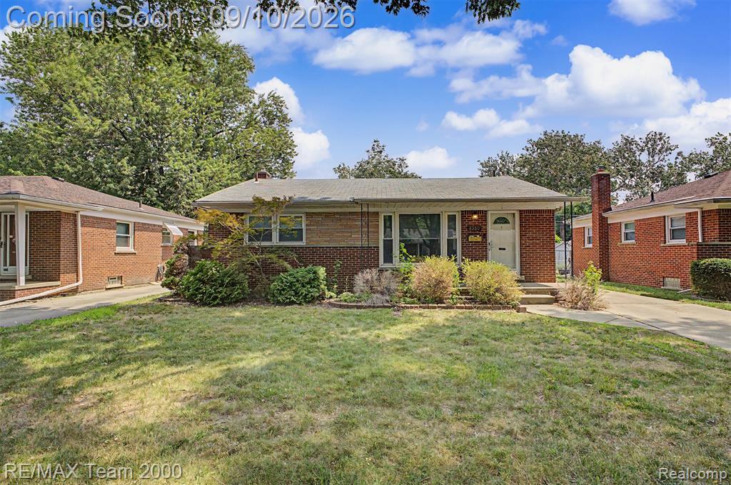 8350 N Evangeline Street, Dearborn Heights, MI 48127